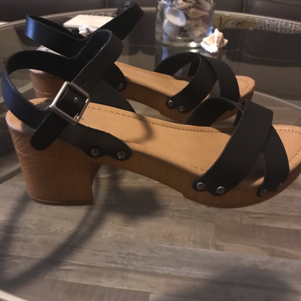 Shoes Sandals - Picture 4 of 7